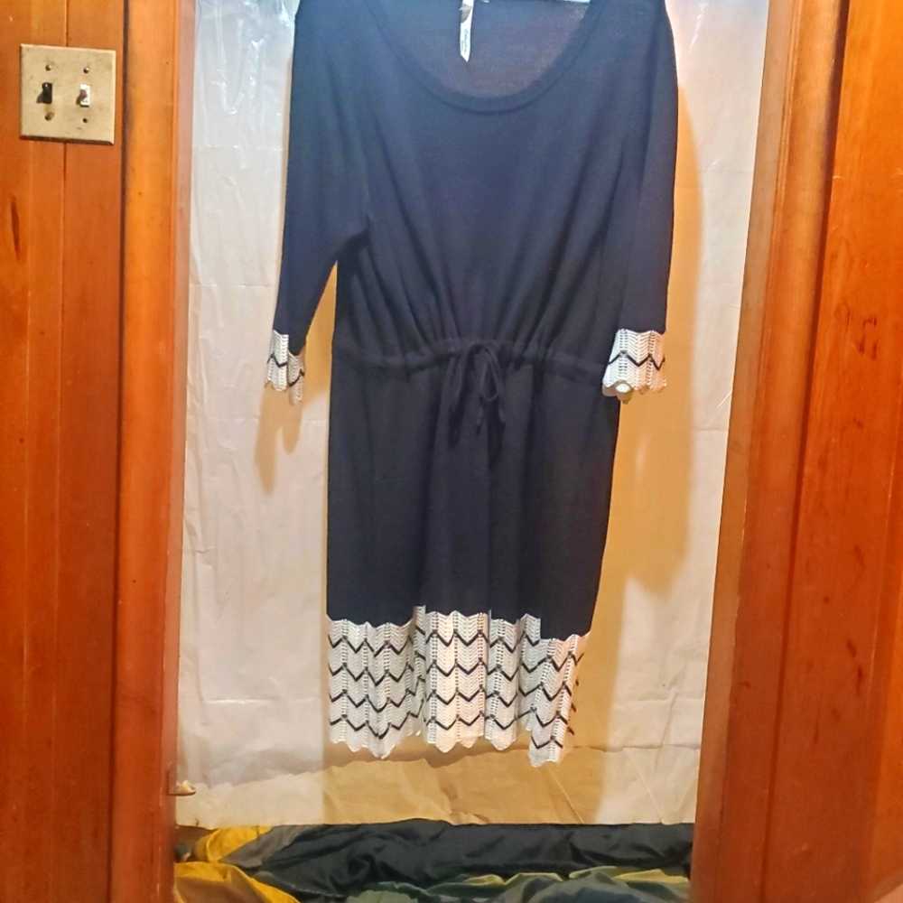 Dress - Picture 2 of 4